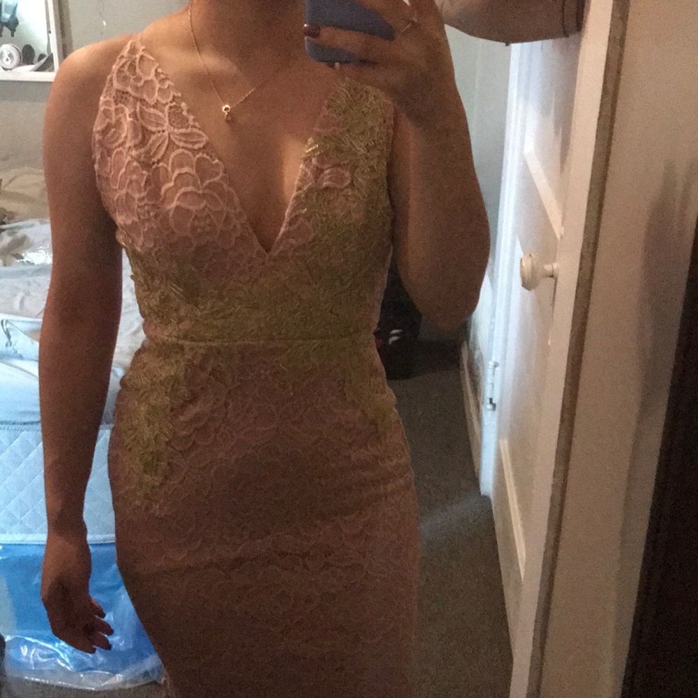 NEW WINDSOR DRESS - Picture 2 of 5